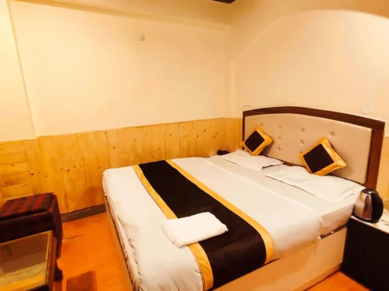 Double Deluxe Bed Room