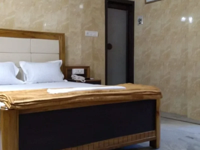 Deluxe Bed Room