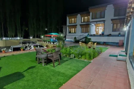 Hotel Layul Palace Ladakh