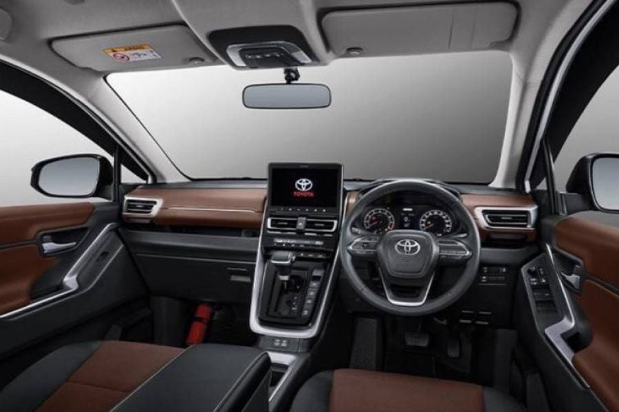 Toyota Innova Hycross