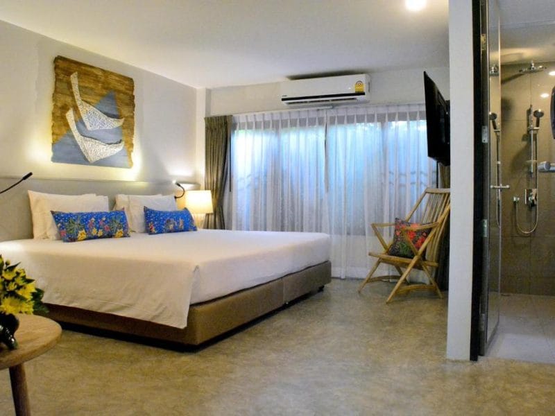 Grand Deluxe Double or Twin Room with Bathtub