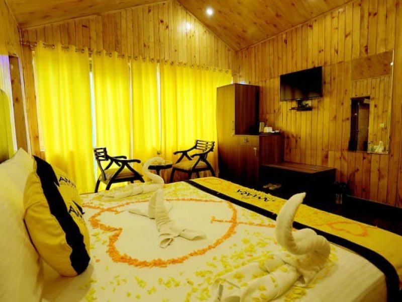 Amara Premium (Hot & Cold AC) Room