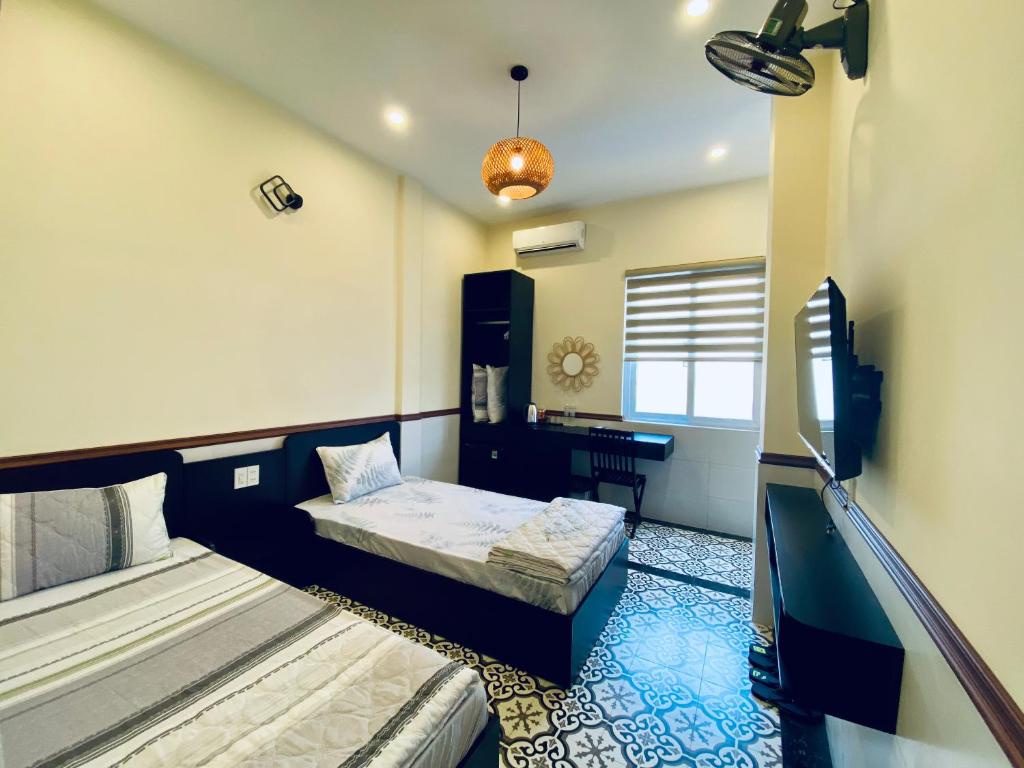 Twin Room with City View