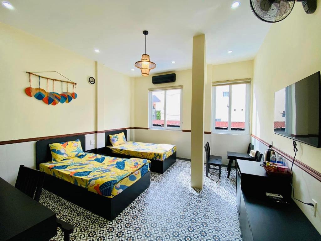 Twin Room with City View