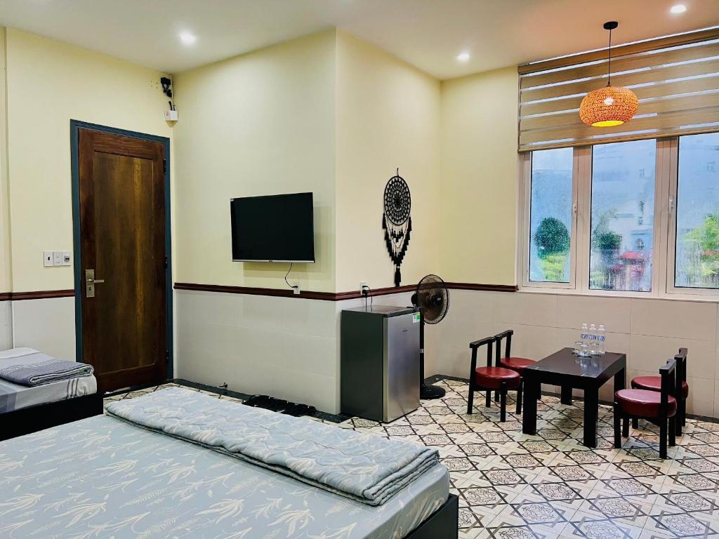 Triple Room with City View