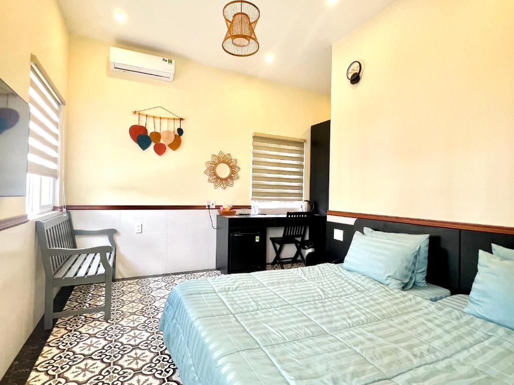 Twin Room with City View