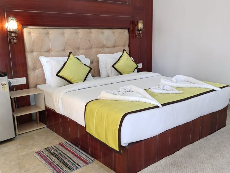 Deluxe Room with Valley View