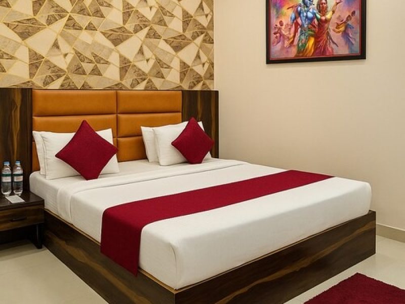 Deluxe double bedroom