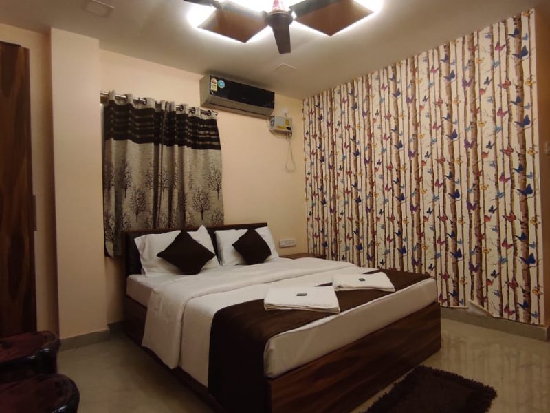 Standard room with attached bathroom