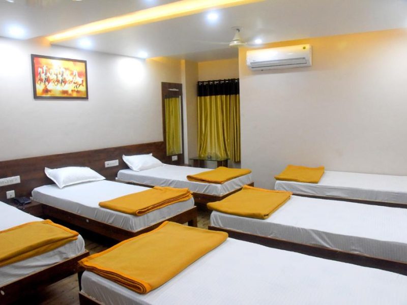 6 Bedded Family AC Room