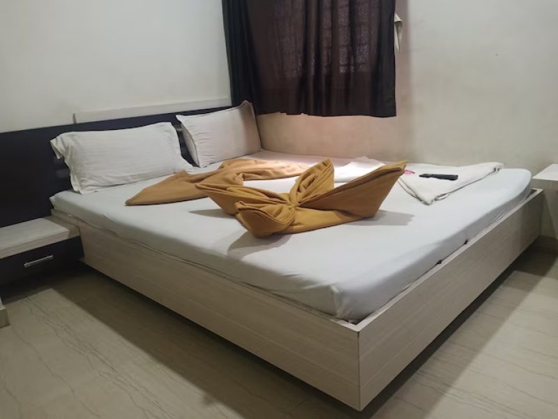 Deluxe Non AC Double Bedroom