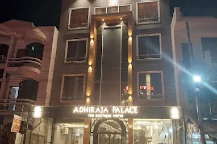 Hotel Adhiraja Palace