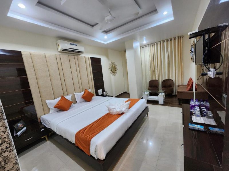 Deluxe Double Bedroom