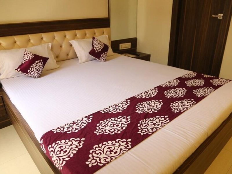 Deluxe Double Bed AC