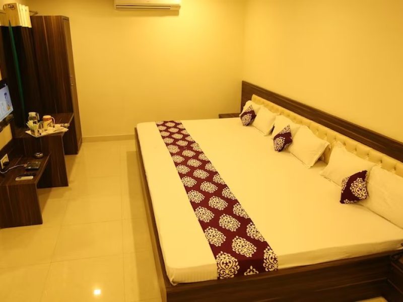 Deluxe Five Bed Room