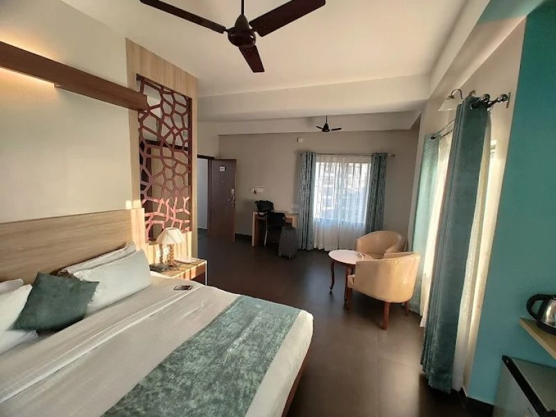 Luxury Room [Single]