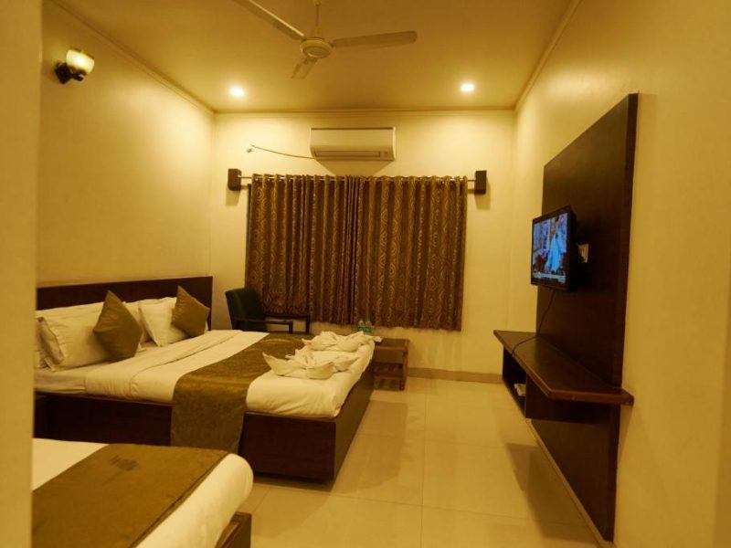 Deluxe Double Bedroom