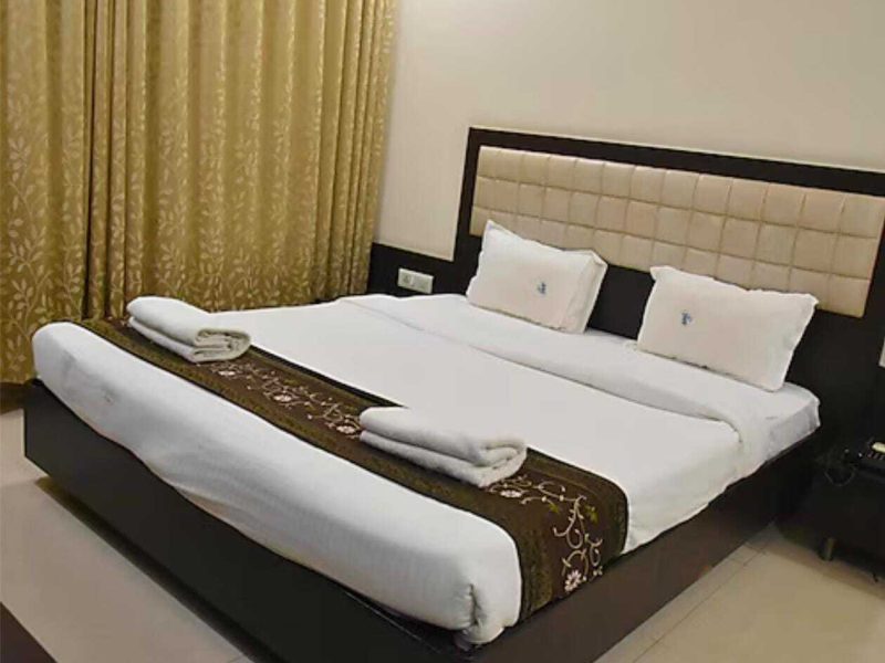 Royal Super Deluxe Double Bed